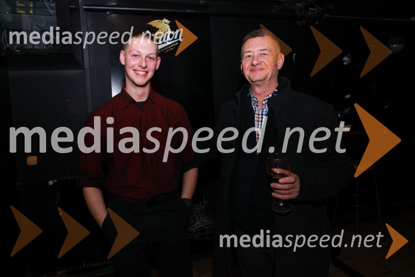  Izidor Vogrinec, igralec;  ... Umetnost vojne/Umetnost miru, premiera v SMG Ljubljana