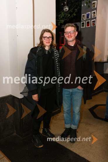  Urška Brodar, dramaturginja, Slovensko mladinsko gledališče;  Tibor Mihelič Syed, direktor, Slovensko mladinsko gledališčeUmetnost vojne/Umetnost miru, premiera v SMG Ljubljana