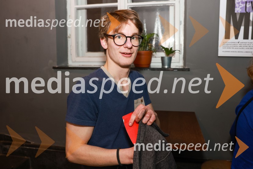  Nace Korošec, igralecUmetnost vojne/Umetnost miru, premiera v SMG Ljubljana