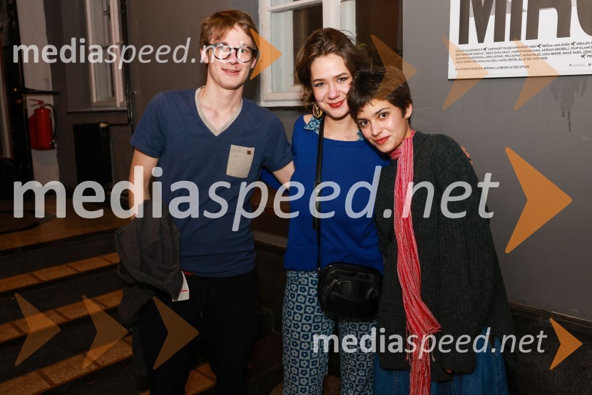  Nace Korošec, igralec;   Aiko  Zakrajšek, igralka;  Špela Lovrec, igralkaUmetnost vojne/Umetnost miru, premiera v SMG Ljubljana