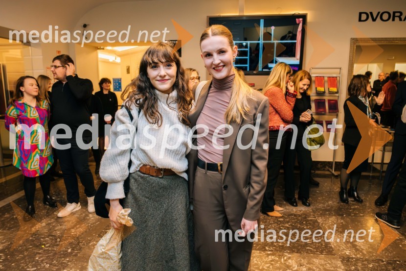  Živa Selan, igralka;  Lucija Harum, igralka, pevkaZaprta vrata premierno v SLG Celje