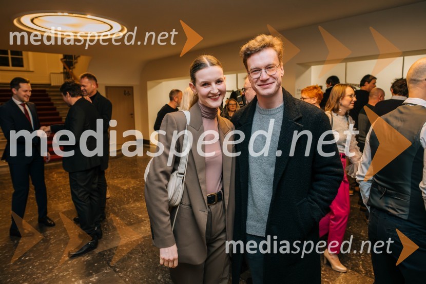  Lucija Harum, igralka, pevka;  Žan Brelih Hatunić, igralecZaprta vrata premierno v SLG Celje