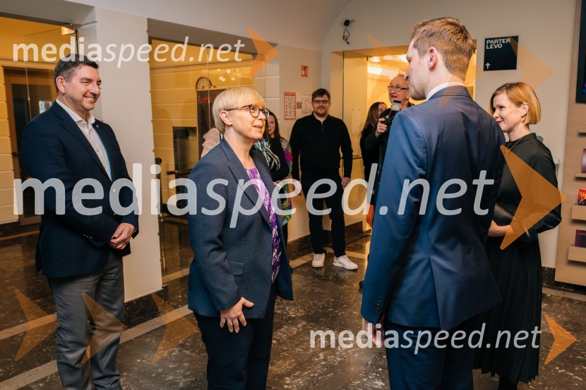 dr. Aleš Musar, lastnik Ruske dače; dr. Nataša Pirc Musar, predsednica Republike Slovenije;  Matija Kovač, župan, MO CeljeZaprta vrata premierno v SLG Celje