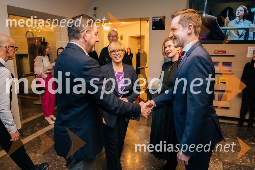 dr. Aleš Musar, lastnik Ruske dače;  Matija Kovač, župan, MO CeljeZaprta vrata premierno v SLG Celje