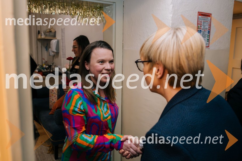  Mateja Kokol, režiserka; dr. Nataša Pirc Musar, predsednica Republike SlovenijeZaprta vrata premierno v SLG Celje