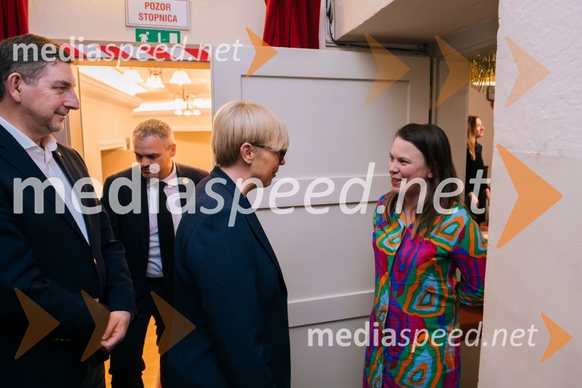 dr. Nataša Pirc Musar, predsednica Republike Slovenije;  Mateja Kokol, režiserkaZaprta vrata premierno v SLG Celje