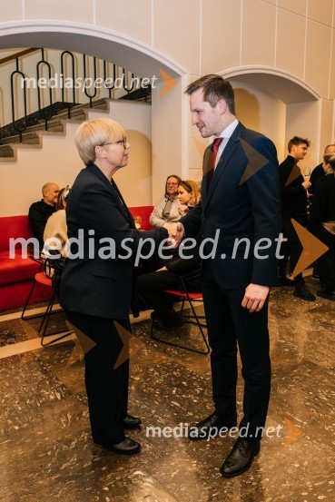 dr. Nataša Pirc Musar, predsednica Republike Slovenije;  Matija Kovač, župan, MO CeljeZaprta vrata premierno v SLG Celje