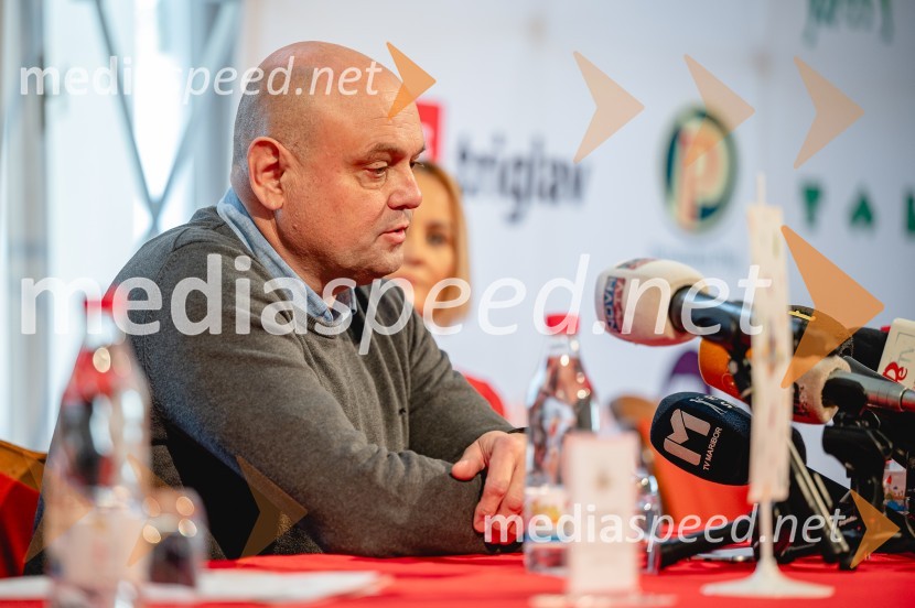  Drago Slameršak, direktor, Radio tednik Ptuj64. Kurentovanje na Ptuju, novinarska konferenca