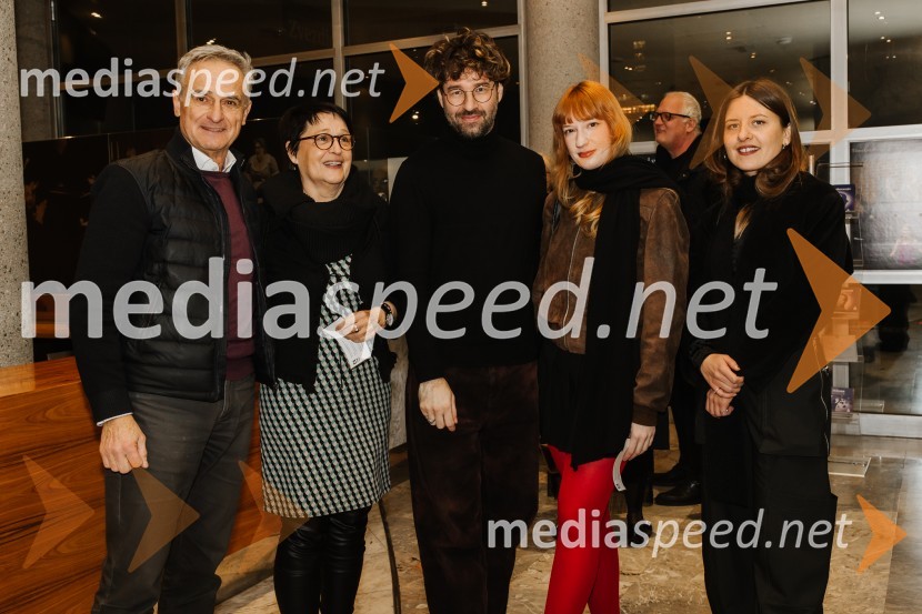  Dragan Abram;  ... ;  Peter Cerovšek, direktor Festivala kratkega filma Ljubljana;  Brina Vidic, modna oblikovalka;  Dominika Maša KozarUbesedovanje, premiera v SNG Nova Gorica