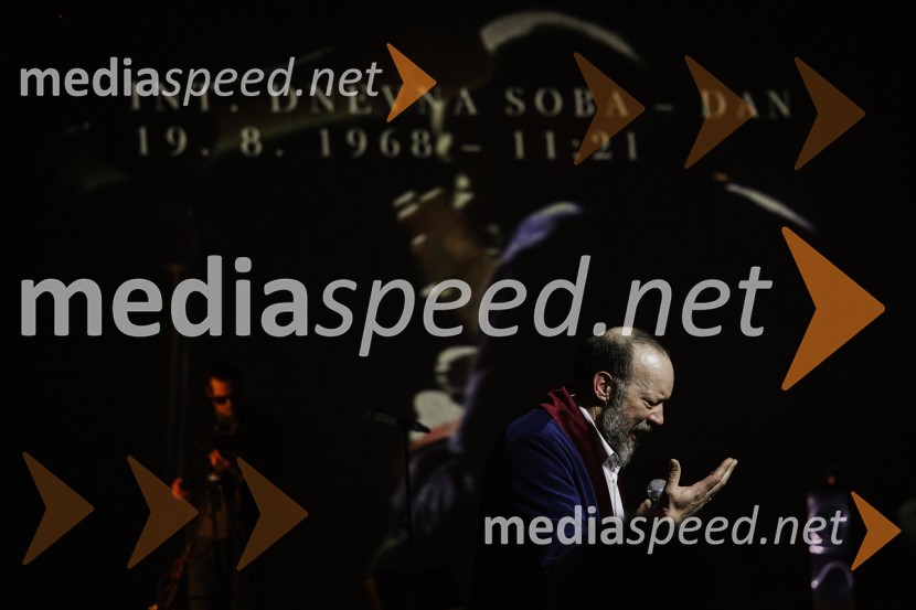  Miha Nemec, igralec, režiser, vodja Snovalnega gledališča Sakerdon MihajlovičUbesedovanje, premiera v SNG Nova Gorica