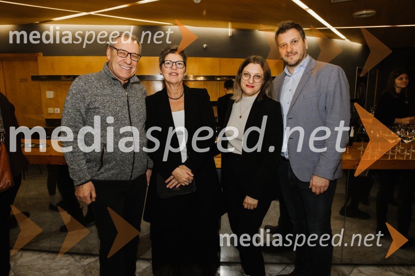  Aleš Valič, igralec;  Mirjam Drnovšček, direktorica, SNG Nova Gorica;  Tereza  Gregorič, dramaturginja;  Marko Bratuš, umetniški vodja SNG Nova GoricaUbesedovanje, premiera v SNG Nova Gorica