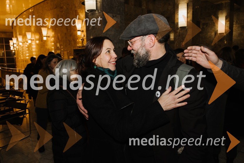  Maja  Nemec, igralka in predsednica društva -TNK-;  Miha Nemec, igralec, režiser, vodja Snovalnega gledališča Sakerdon MihajlovičUbesedovanje, premiera v SNG Nova Gorica