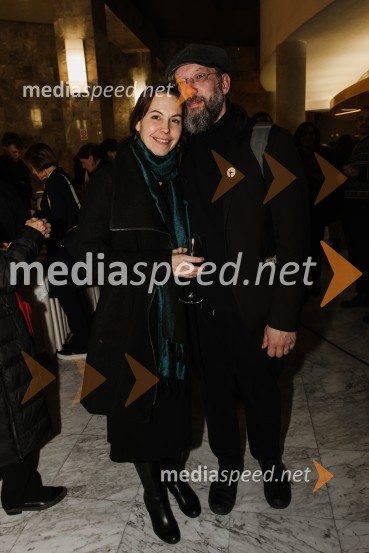  Maja  Nemec, igralka in predsednica društva -TNK-;  Miha Nemec, igralec, režiser, vodja Snovalnega gledališča Sakerdon MihajlovičUbesedovanje, premiera v SNG Nova Gorica