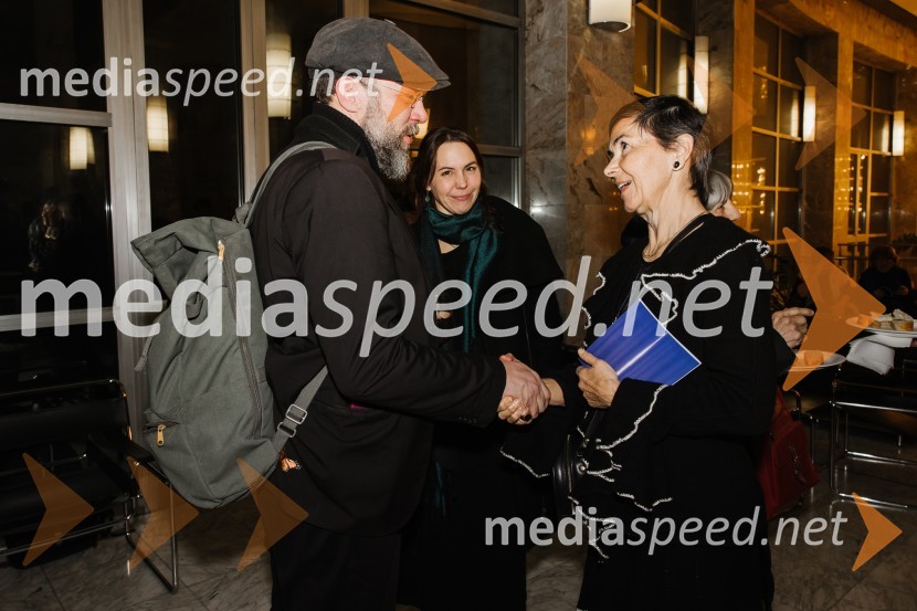  Miha Nemec, igralec, režiser, vodja Snovalnega gledališča Sakerdon Mihajlovič;  Maja  Nemec, igralka in predsednica društva -TNK-;  Jasna Čuk Rupnik, zdravnicaUbesedovanje, premiera v SNG Nova Gorica