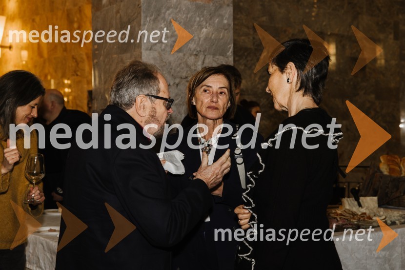  Marko  Kravos, pisatelj;  Srečka Kravos;  Jasna Čuk Rupnik, zdravnicaUbesedovanje, premiera v SNG Nova Gorica