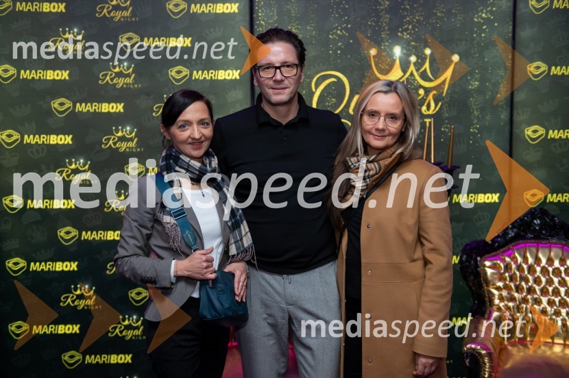  Jagoda Đorđević, PR Maribox;  Stipe Jerić, direktor Maribox;  Duška  Žolger, Pepermint PRQueen's Night in premiera filma Čudovita poroka v Mariboxu