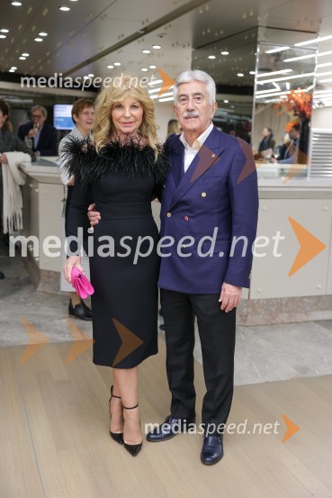  Darja Kuhar Kotnik, soustanoviteljica in podpredsednica Društva za zdravje naroda;  Rajko Kotnik, poslovni direktor Cankarjevega doma, dosedanji predsednik Lions kluba Ljubljana RožnikEdward Clug: Faust, baletni spektakel na odru Cankarjevega doma