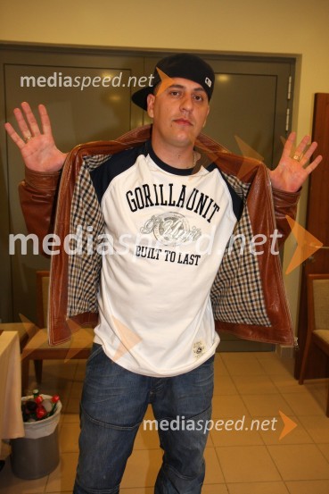 6 Pack Čukur, raperCasino Mond: 6Pack Čukur, predstavitev albuma Gangsta, Dilla, Playa, Gorilla,