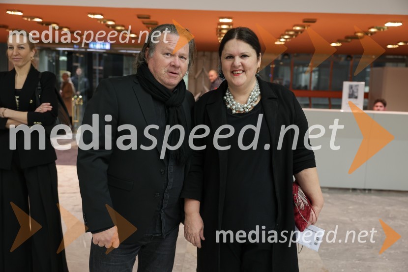  Tomaž Žontar, vodja razvoja storitev in inovacij, Europlakat d.o.o.;  Uršula Cetinski, generalna direktorica, Cankarjev domEdward Clug: Faust, baletni spektakel na odru Cankarjevega doma