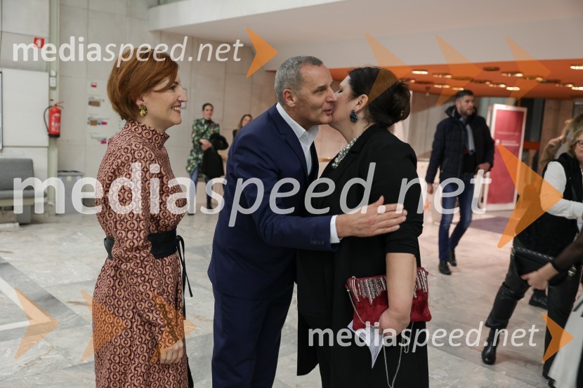 dr. Asta Vrečko, ministrica za kulturo;  Danilo Rošker, direktor SNG Maribor;  Uršula Cetinski, generalna direktorica, Cankarjev domEdward Clug: Faust, baletni spektakel na odru Cankarjevega doma