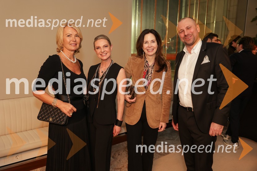  Nevenka Črešnar Pergar, lastnica in direktorica podjetja NP Consulting;  Barbara Plavec Brodnjak;  ... ;  Blaž Brodnjak, predsednik uprave NLB, Manager leta 2022Edward Clug: Faust, baletni spektakel na odru Cankarjevega doma