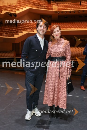  Edward Clug, umetniški direktor, Balet SNG Maribor; dr. Asta Vrečko, ministrica za kulturoEdward Clug: Faust, baletni spektakel na odru Cankarjevega doma