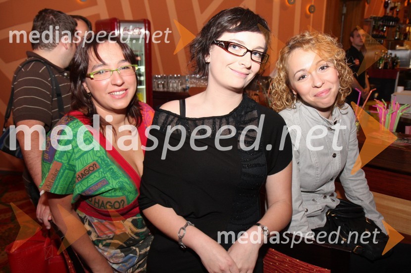 Barbara Bradač in Katarina Pernat, novinarki Žurnal24 ter Katja Pušnik, PR PlusCasino Mond: 6Pack Čukur, predstavitev albuma Gangsta, Dilla, Playa, Gorilla,