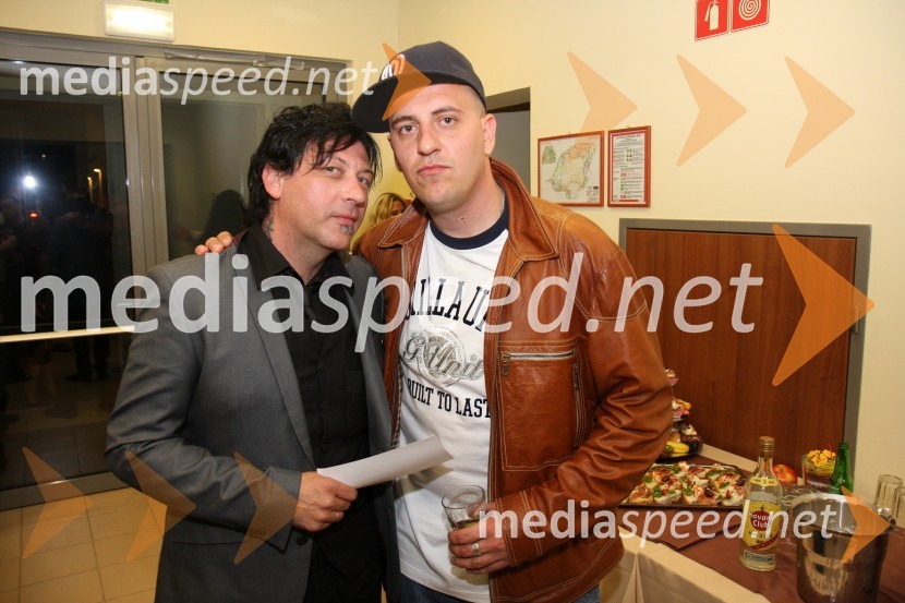 Aleš Uranjek, glasbeni manager in bobnar skupine Šank Rock ter 6 Pack Čukur, raperCasino Mond: 6Pack Čukur, predstavitev albuma Gangsta, Dilla, Playa, Gorilla,