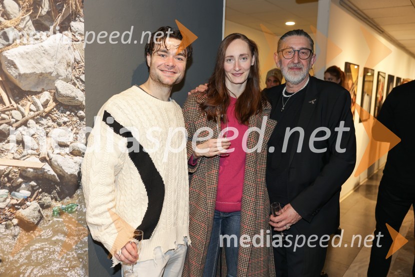  Ionut Dinita, baletni plesalec;  ... ;  Leo Kulaš, kostumografEdward Clug: Faust, baletni spektakel na odru Cankarjevega doma