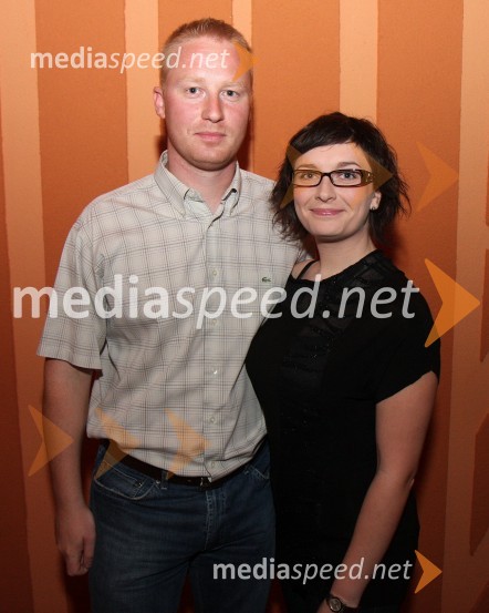 Urban Lavrenčič, Raiffeisen bank in Katarina Pernat, novinarka Žurnal24Casino Mond: 6Pack Čukur, predstavitev albuma Gangsta, Dilla, Playa, Gorilla,