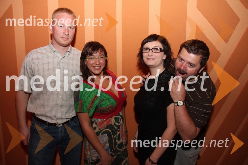 Urban Lavrenčič, Raiffeisen bank, Katarina Pernat ter Barbara Bradač, novinarki Žurnal 24 in Tinček Bradač, glasbeni redaktor na Radiu Maribor 
Casino Mond: 6Pack Čukur, predstavitev albuma Gangsta, Dilla, Playa, Gorilla,