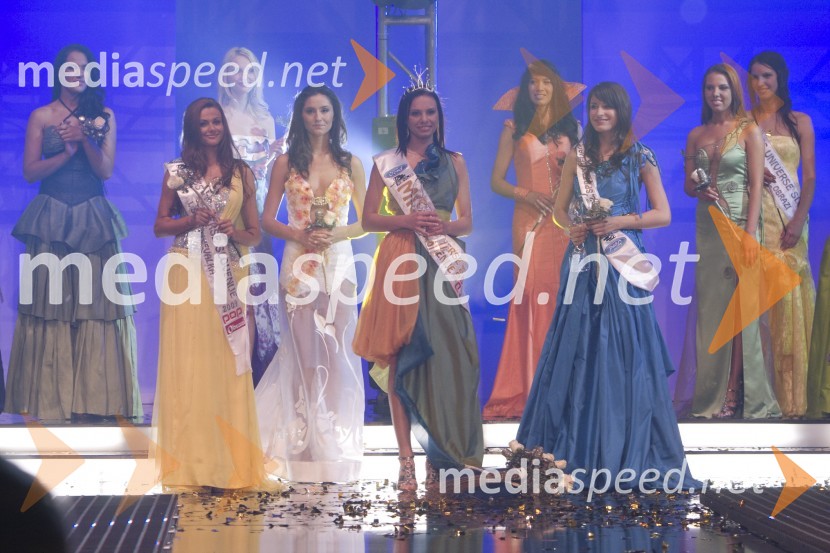 Aida Muratovič, 1. spremljevalka Miss Universe Slovenije, Mirela Korać, Miss Universe 2009 in Rebeka Pevec, 2. spremljevalka Miss Universe SlovenijeMiss Universe 2009