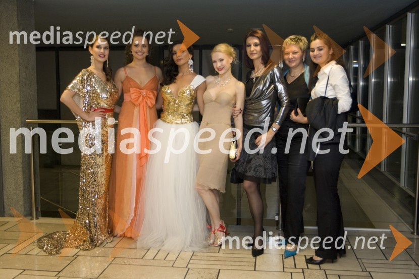 Anamarija Avbelj, Miss Universe Slovenije 2008, Tadeja Ternar, Miss Slovenije 2007, Dalila Dragojevič, Miss Universe Slovenije 2005, Maja Ferme, modna kreatorka, Tamara Busar, vodja marketinga pri Lisci d.d., Meri Kelemina, Lisca d.d. in ...Miss Universe 2009