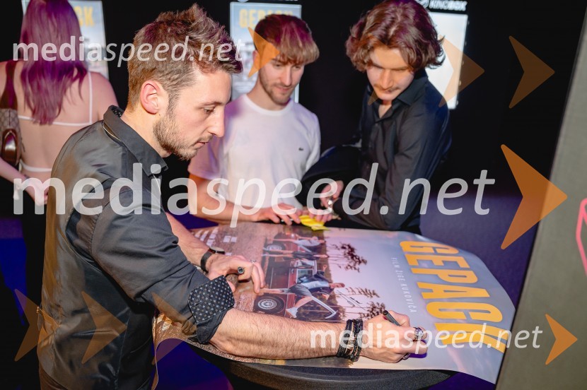  Matic Gabriel, fotograf;  Žiga Kukovič, režiser;  Nik GradišnikMariborska premiera filma Gepack, Maribox