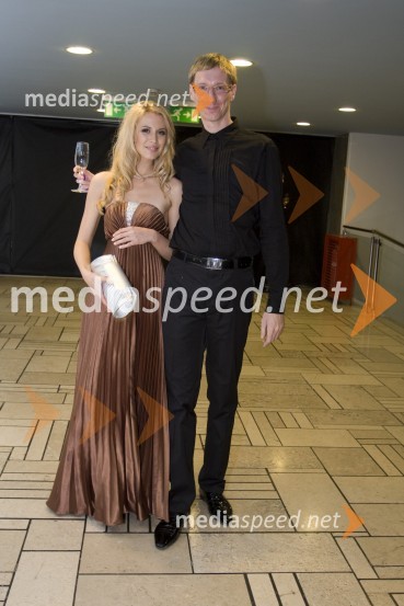 Tara Zupančič, miss Alpe Adria International in Domen Misson, Misson studioMiss Universe 2009