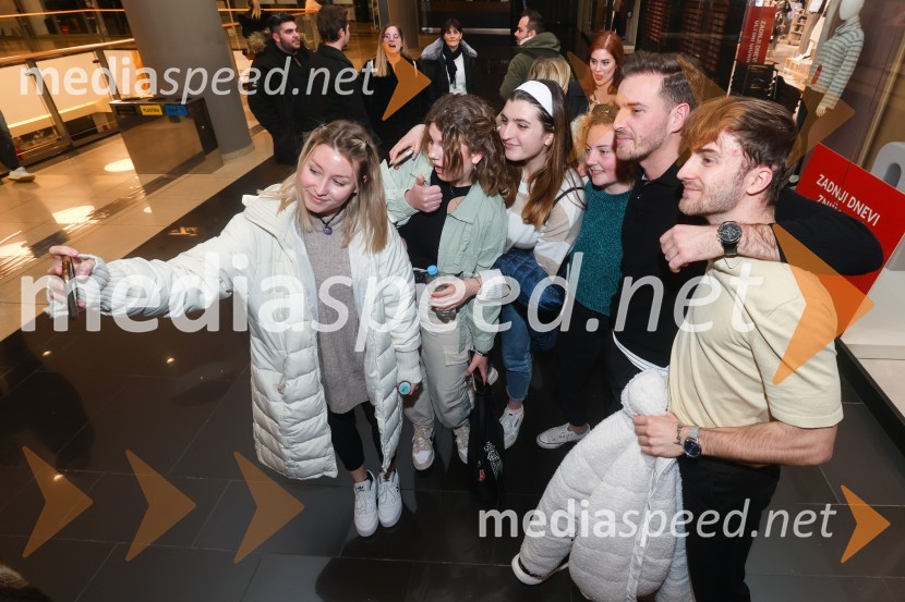  ... ;  ... ;  ... ;  ... ;  Tine Ugrin, igralec;  Žiga Kukovič, režiserPremiera filma Gepack in pogovor z ustvarjalci filma, Cineplexx Koper