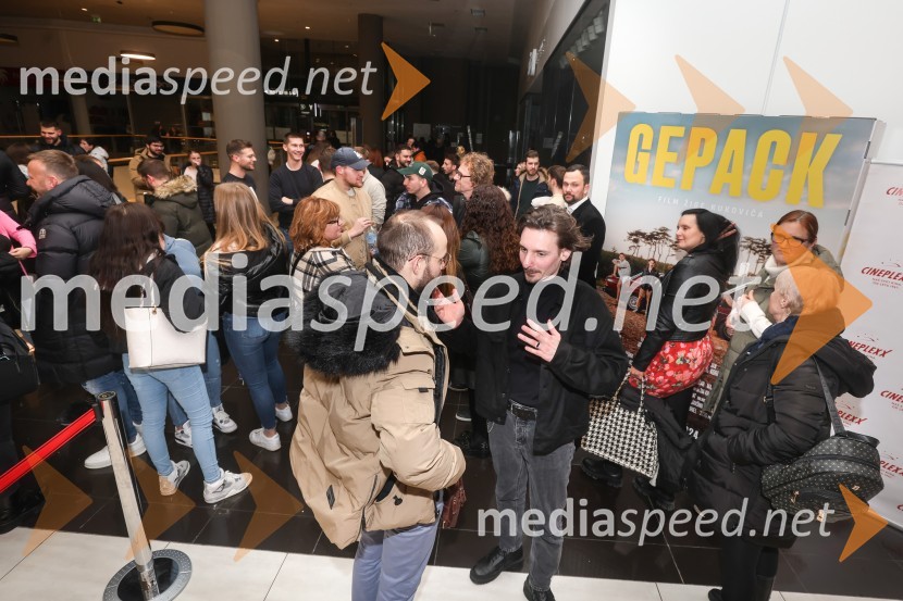  ... ;  Robert Kladnik, igralecPremiera filma Gepack in pogovor z ustvarjalci filma, Cineplexx Koper