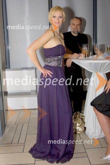 Anja Križnik Tomažin, TV voditeljica in povezovalka prireditveMiss Universe 2009