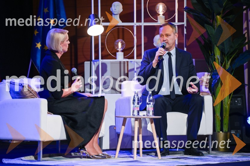  Petra Juvančič, izvršna direktorica, Združenje Manager; dr. Miha Škerlavaj, profesor managementa, Ekonomska fakulteta LjubjanaBranko Franc Selak prejemnik priznanja za življenjsko delo na področju managementa 2023