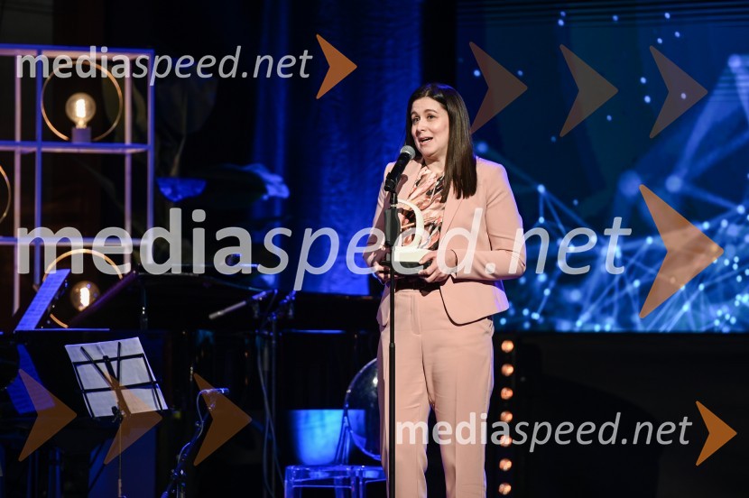 dr. Vita Godec, direktorica, Lenis farmacevtika d.o.o., zmagovalka AmCham Top Potential of the Year 2018Branko Franc Selak prejemnik priznanja za življenjsko delo na področju managementa 2023