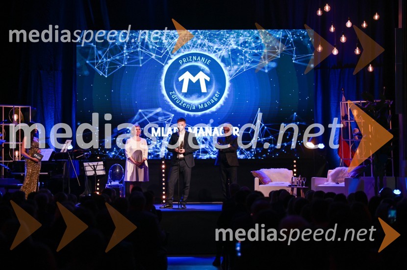  Michal Maco, direktor podjetja Corwin v Sloveniji in ustanoviteljev slovaške znamke oblačil BratiskaBranko Franc Selak prejemnik priznanja za življenjsko delo na področju managementa 2023