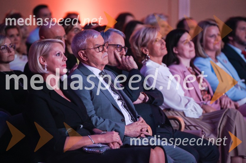  Petra Juvančič, izvršna direktorica, Združenje Manager;  Branko Franci Selak,  direktor, Marmor Hotavlje; prejemnik priznanja za življenjsko delo na področju menedžmenta 2023;  Matjaž Han, minister za gospodarstvo, turizem in športBranko Franc Selak prejemnik priznanja za življenjsko delo na področju managementa 2023