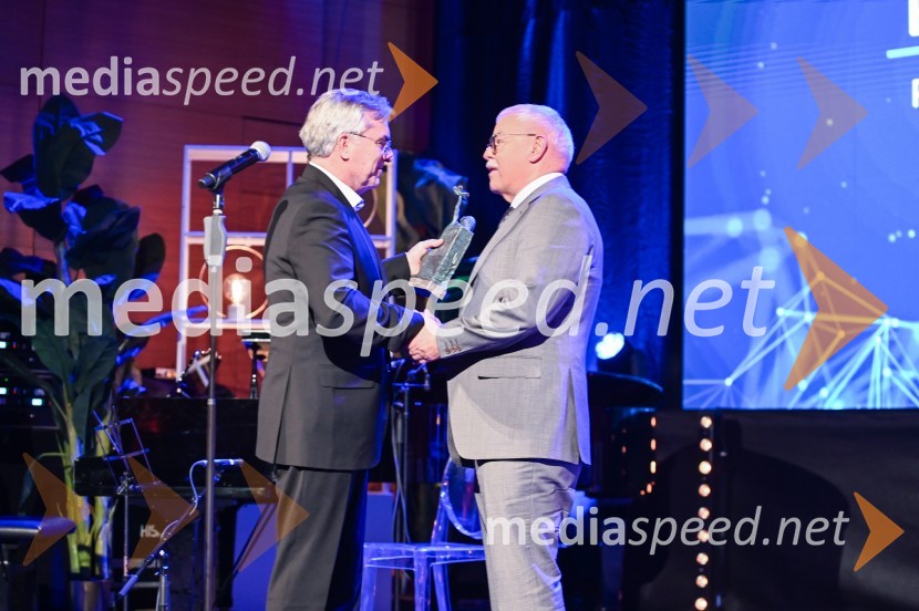  Aleksander  Zalaznik, generalni direktor Danfoss Trata, predsednik Združenja Manager;  Branko Franci Selak,  direktor, Marmor Hotavlje; prejemnik priznanja za življenjsko delo na področju menedžmenta 2023Branko Franc Selak prejemnik priznanja za življenjsko delo na področju managementa 2023