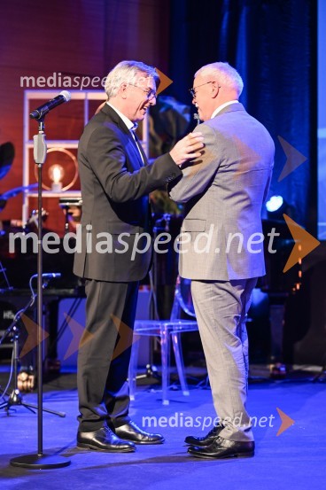  Aleksander  Zalaznik, generalni direktor Danfoss Trata, predsednik Združenja Manager;  Branko Franci Selak,  direktor, Marmor Hotavlje; prejemnik priznanja za življenjsko delo na področju menedžmenta 2023Branko Franc Selak prejemnik priznanja za življenjsko delo na področju managementa 2023