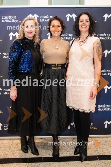  Klaudija Javornik, Združenje manager;  Andrea Volenik, direktorica, Volenik d.o.o.;  Mojca SergoBranko Franc Selak prejemnik priznanja za življenjsko delo na področju managementa 2023