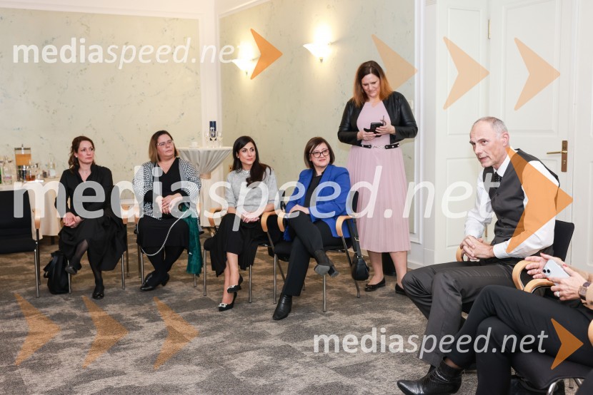  Tina Fröhlich;  Tanja Čajevec;  Sanja Savić;  Jana Repanšek, CEF;  Sonja Vidonja, Združenje manager; dr. Iztok Seljak, predsednik, Združenje ManagerBranko Franc Selak prejemnik priznanja za življenjsko delo na področju managementa 2023