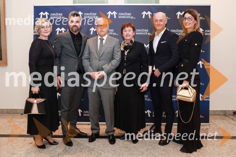  Uršula Selak;  Tomaž Selak, Marmor Hotavlje;  Branko Franci Selak,  direktor, Marmor Hotavlje; prejemnik priznanja za življenjsko delo na področju menedžmenta 2023;  Ana Selak;  Damijan Selak, Marmor Hotavlje;  Helena SelakBranko Franc Selak prejemnik priznanja za življenjsko delo na področju managementa 2023