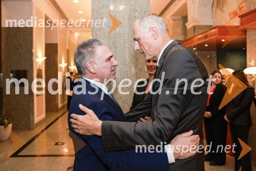  Marko Lotrič, predsednik, Državni svet; dr. Iztok Seljak, predsednik, Združenje ManagerBranko Franc Selak prejemnik priznanja za življenjsko delo na področju managementa 2023