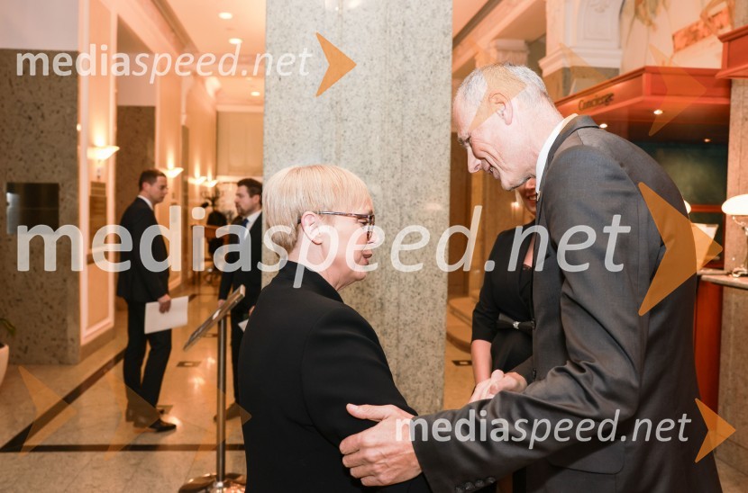 dr. Nataša Pirc Musar, predsednica Republike Slovenije; dr. Iztok Seljak, predsednik, Združenje ManagerBranko Franc Selak prejemnik priznanja za življenjsko delo na področju managementa 2023