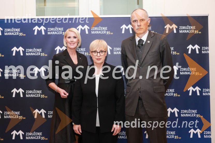  Petra Juvančič, izvršna direktorica, Združenje Manager; dr. Nataša Pirc Musar, predsednica Republike Slovenije; dr. Iztok Seljak, predsednik, Združenje ManagerBranko Franc Selak prejemnik priznanja za življenjsko delo na področju managementa 2023